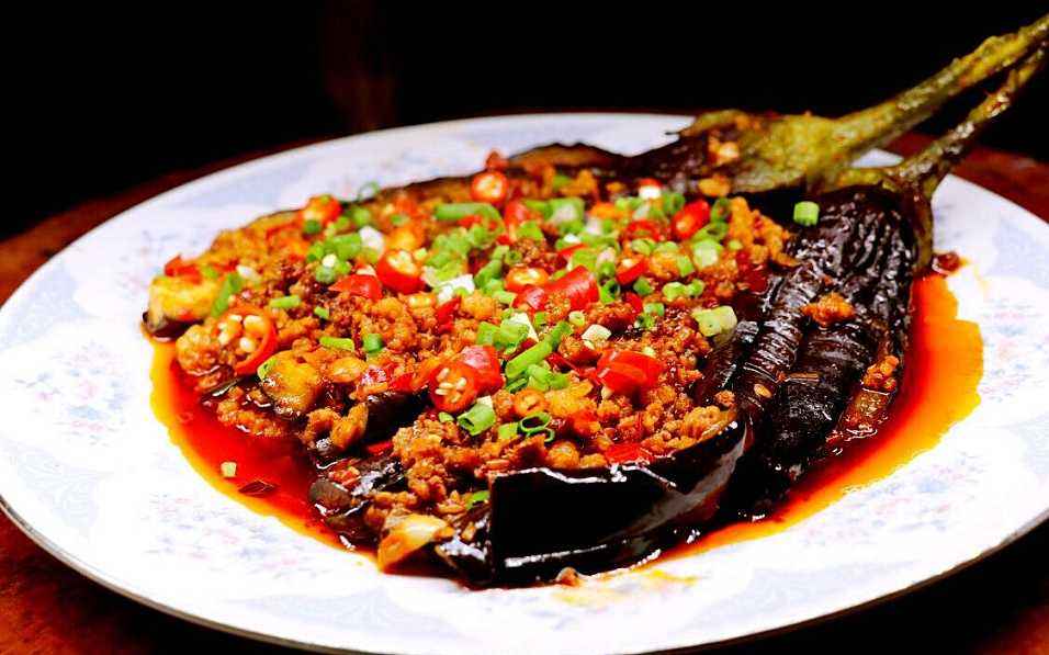 太和县烹饪协会副会长,徽菜名厨邹庆德