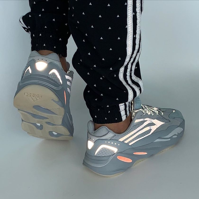 反光效果出众!yeezy 700 v2 "inertia" 真滴好看