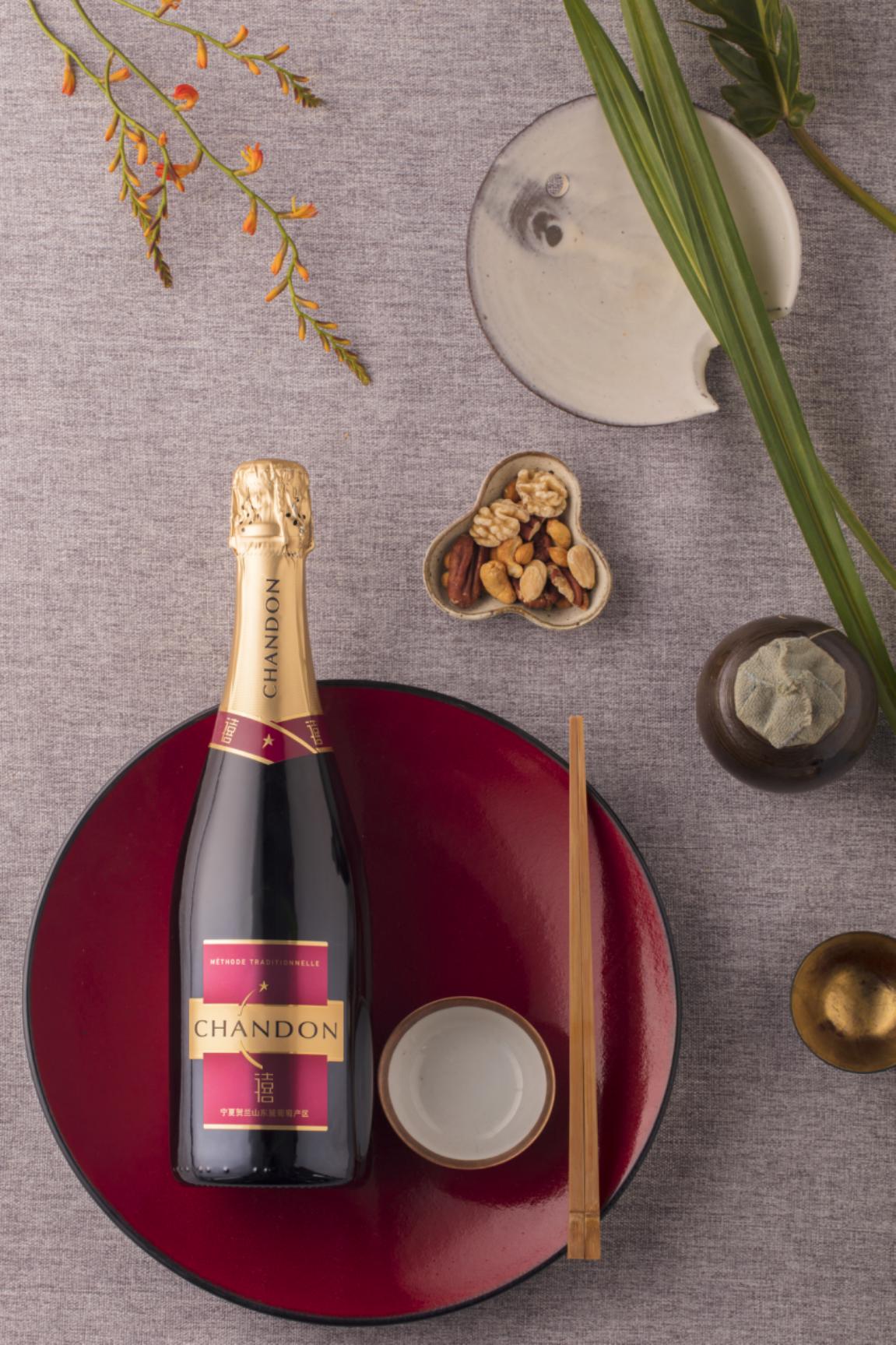 一启夏桐跃享新禧夏桐推出新品夏桐禧半干高泡红葡萄酒