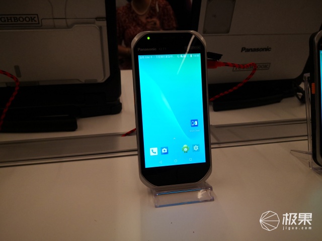 1英寸商务坚固型笔记本电脑cf-sv8三款产品共同在中国市场正式发布.