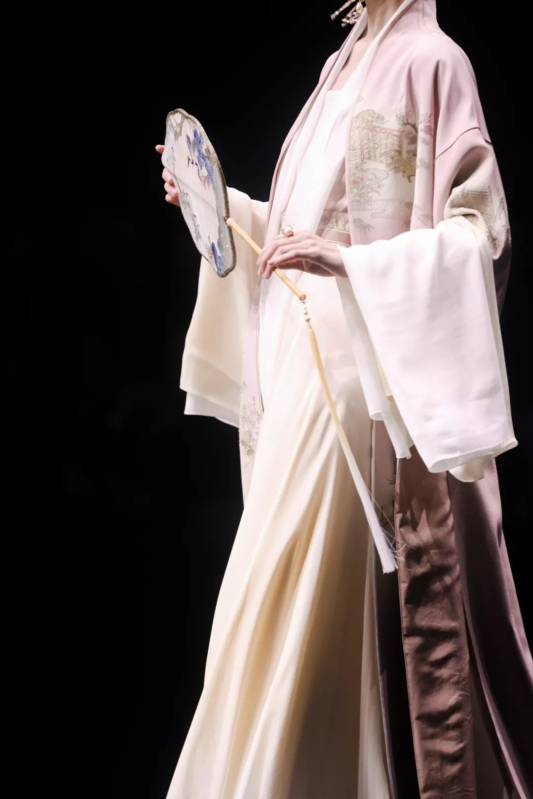 盖娅传说·熊英2020春夏中国国际时装周