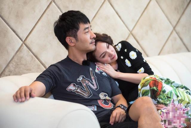 郭晓东豪宅奢华考究卫生间圆形浴缸个性十足