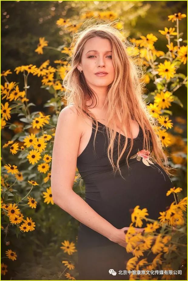 持续美爆!s女王布蕾克孕期写真曝光