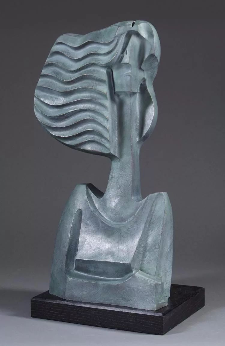 古典与现代韦恩萨尔格的抽象铜铸雕塑