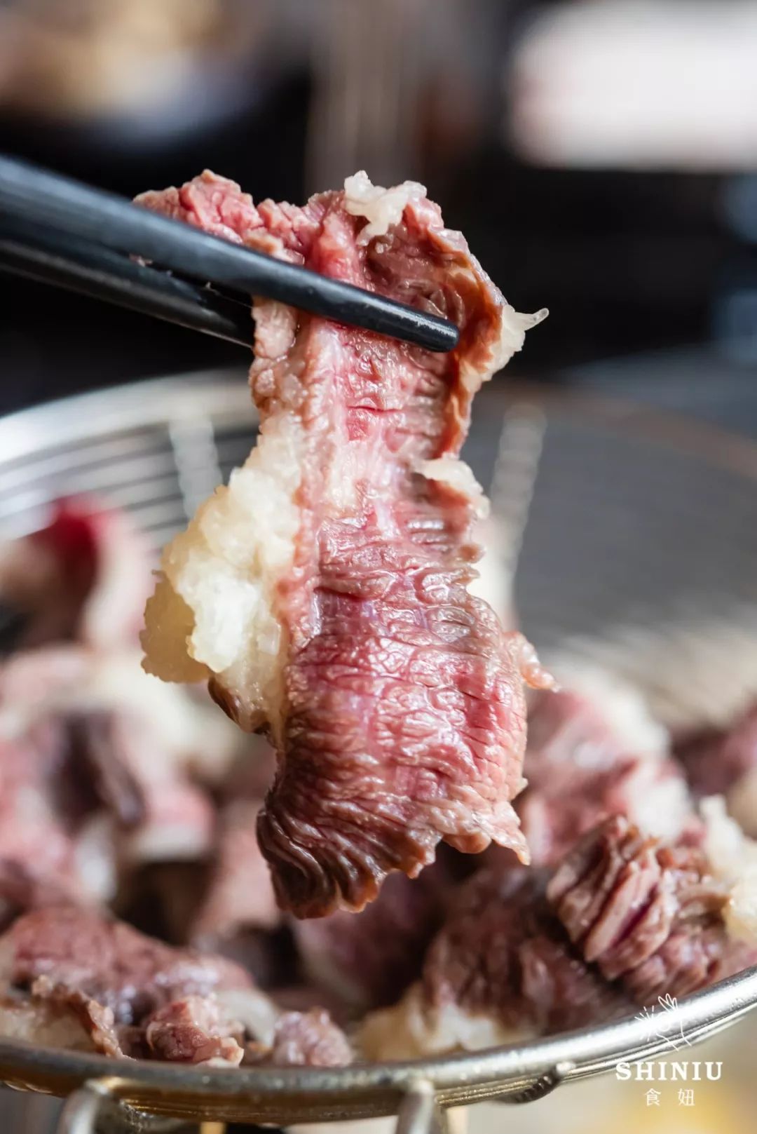 这家按桌吃的牛肉店,嘴都吃软了_凤凰网