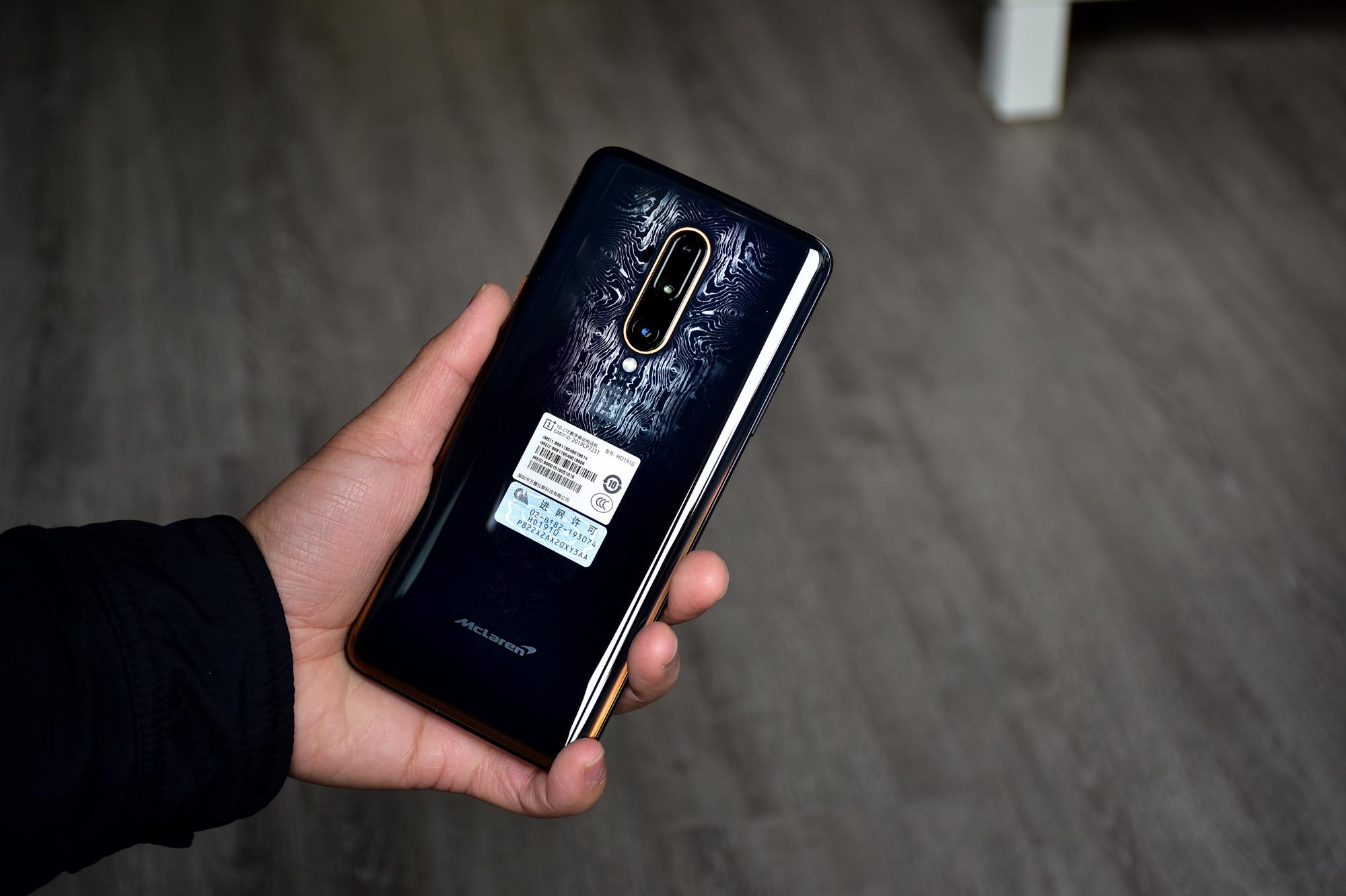 一加7t pro迈凯伦限定版图赏 后背很美 手感很赞__凤凰网