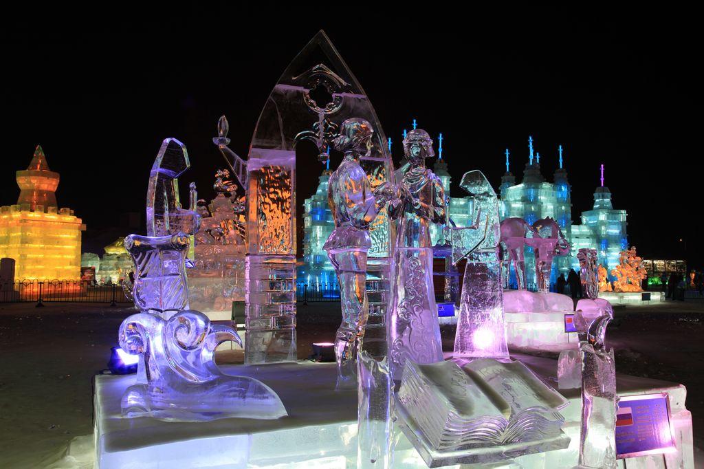 哪里的冰雕最好看,国内五大赏冰雕冰灯好去处,不容错过美轮美奂
