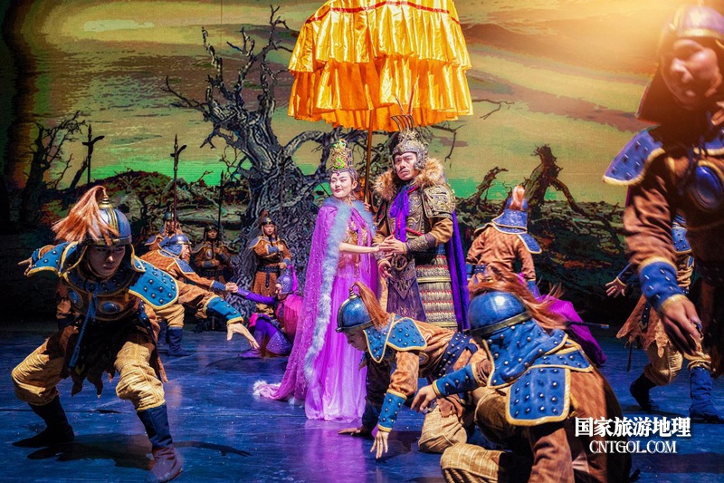 《回道张掖》剧照之隋炀帝西巡