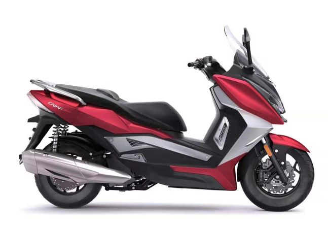 又一款国产300cc中大尺寸踏板车即将上市,配备前双刹车加abs