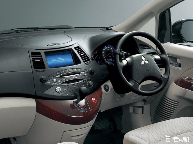 很冷门,却很美!三菱格蓝迪,被遗忘的个性mpv