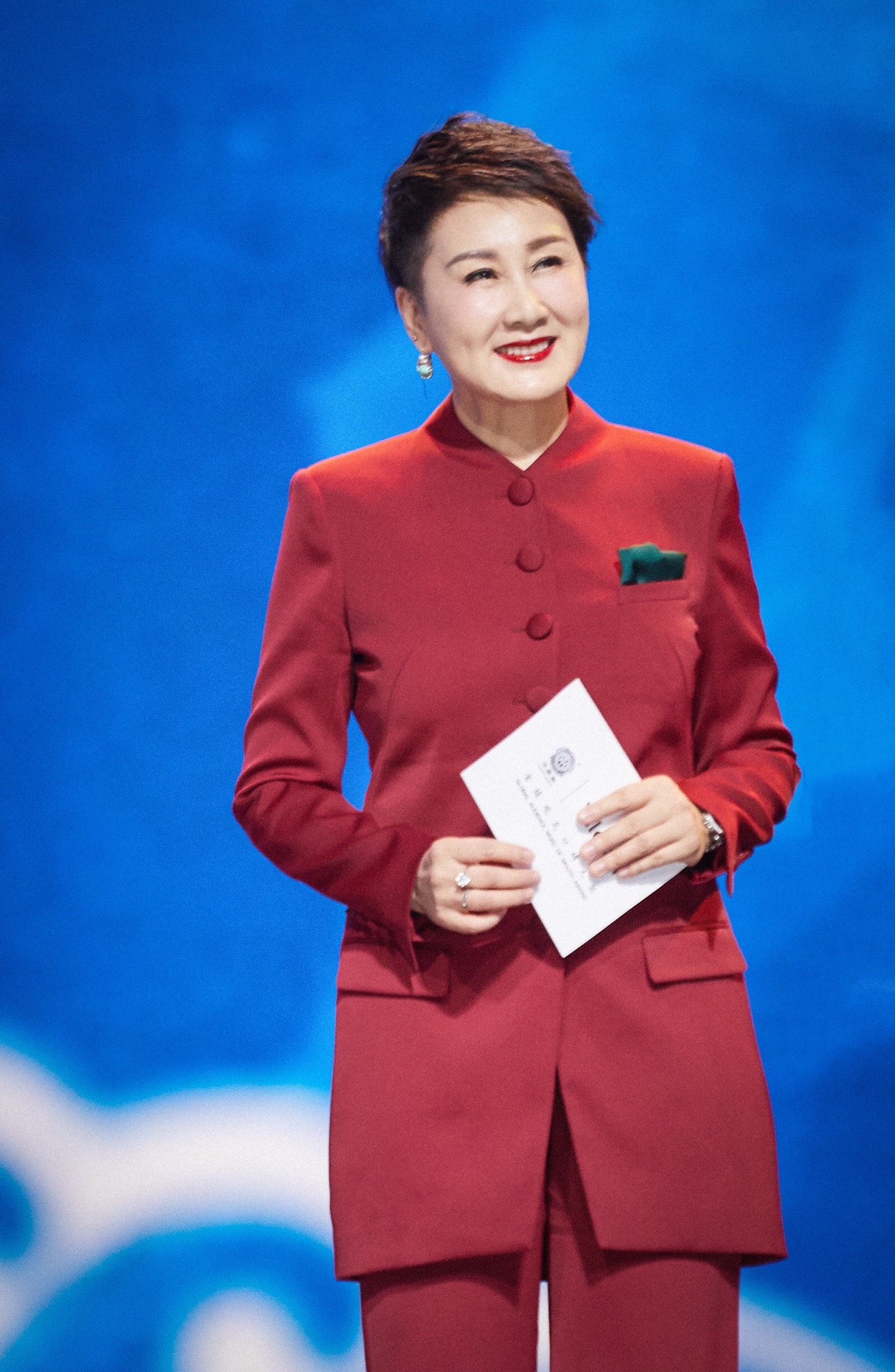 时隔30年渴望澳门斩获四项大奖张凯丽荣获十佳电视女演员