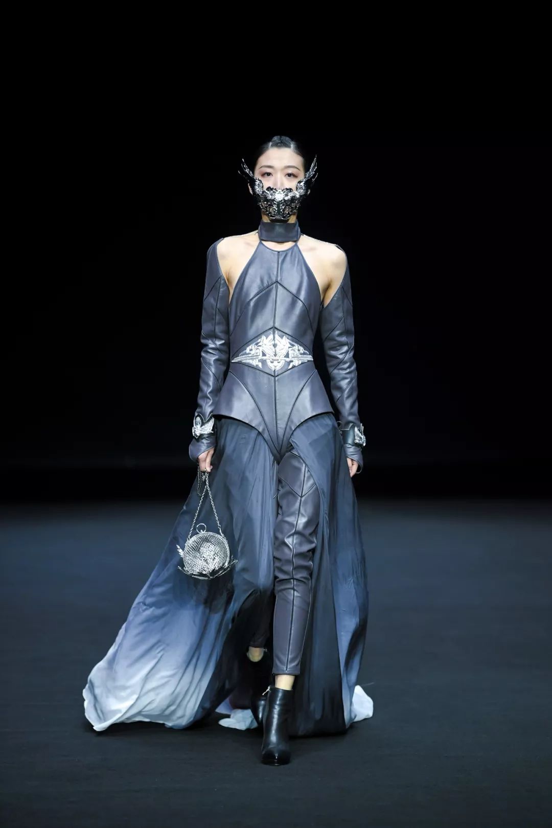 盖娅传说·熊英2020春夏中国国际时装周