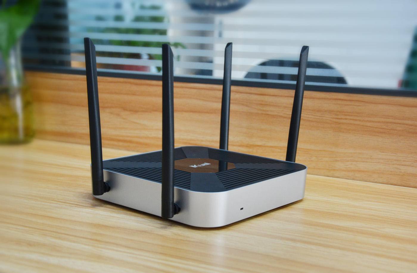 自动识别钉钉专注中小企业爱快全千兆双频路由ikq50上手体验