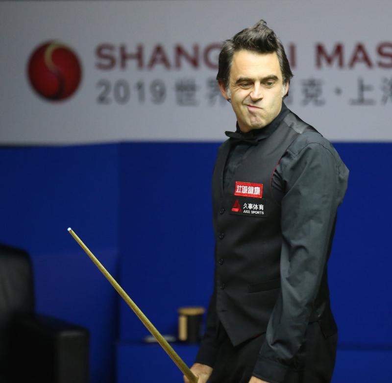 卫冕冠军奥沙利文携未婚妻到上海首战各种花式趴球台丁俊晖今迎第一场