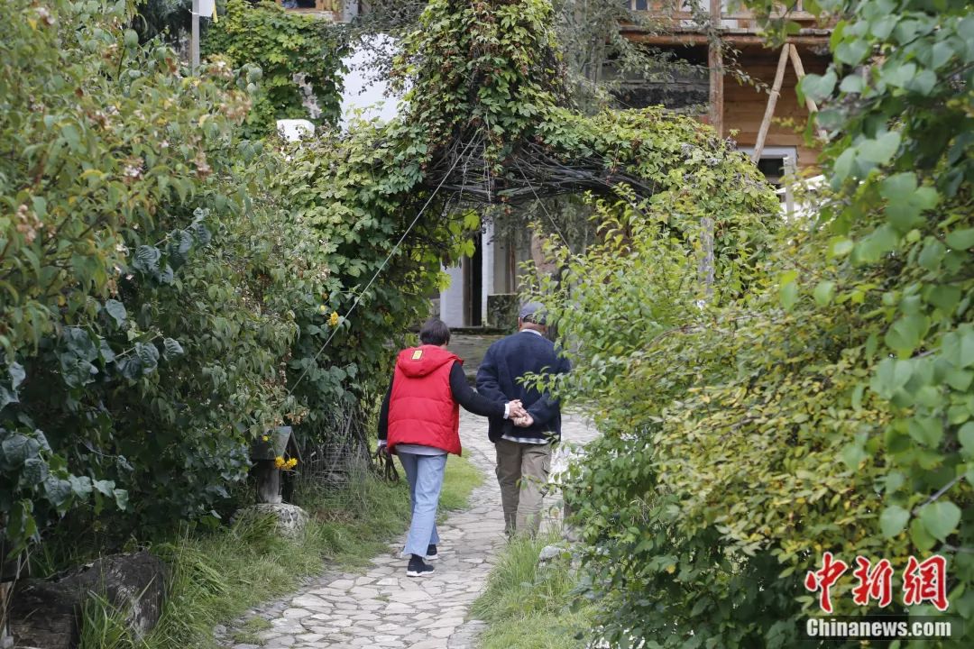 青海这对60后夫妻隐居山林16年,过着人们最"向往的生活"