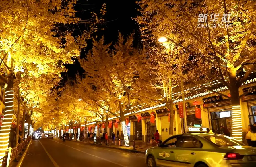 甘肃天水黄金大道炫彩城市街道