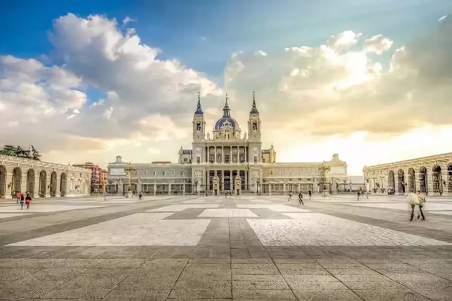 感受古代帝王之气 畅游全球最美的10座皇宫__凤凰网