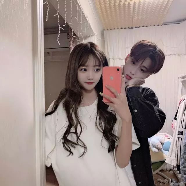 网红界中有不少情侣都非常让人羡慕,虽然人们常说网红的恋情非常短暂