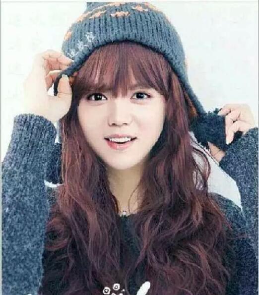 马天宇 马天宇在《古剑奇谭》里的女装扮相可以说是火"出圈"了,十分