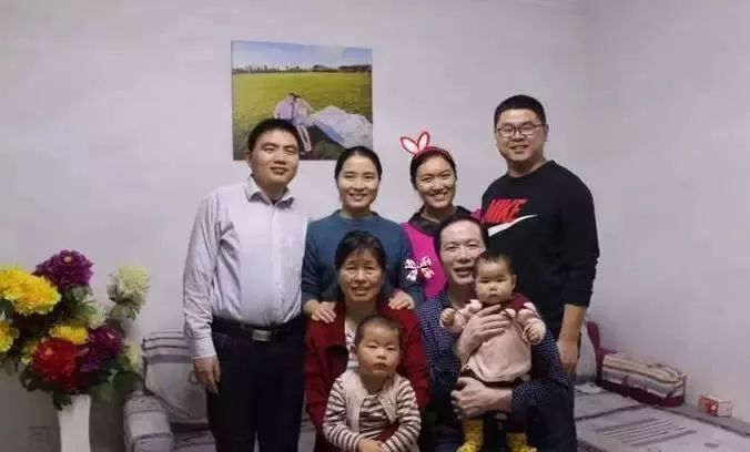 济南这一大家子三代人70年出了13位教师!姥爷,爸,妈,舅,姐