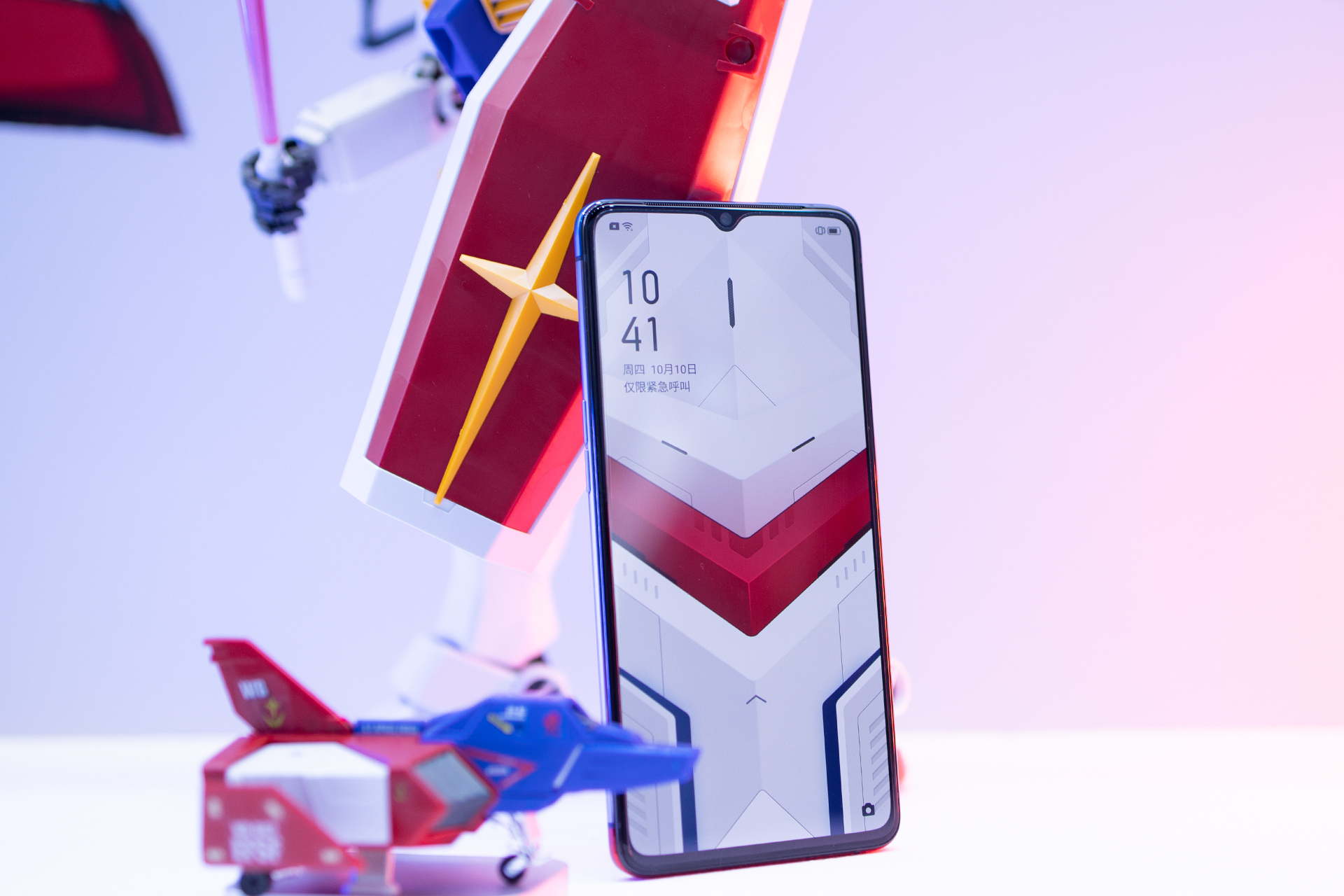 致敬高达40周年 Reno Ace高达定制版抢先上手__凤凰网