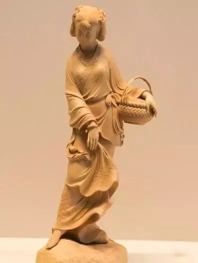 木雕艺术中的仕女之美