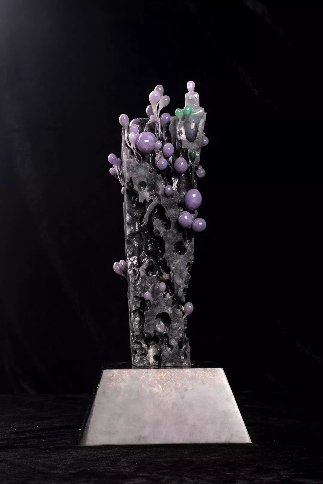 翡翠摆件只要摆着就可以了