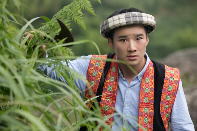青年演员徐立伟演绎痴情瑶族青年电影印象花瑶圆满杀青