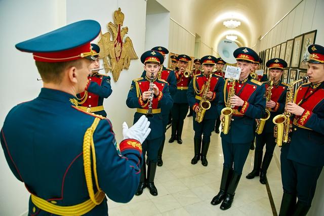 苏沃洛夫军校学员,莫斯科少年军校学生,彼得罗扎沃茨克军事少年军校