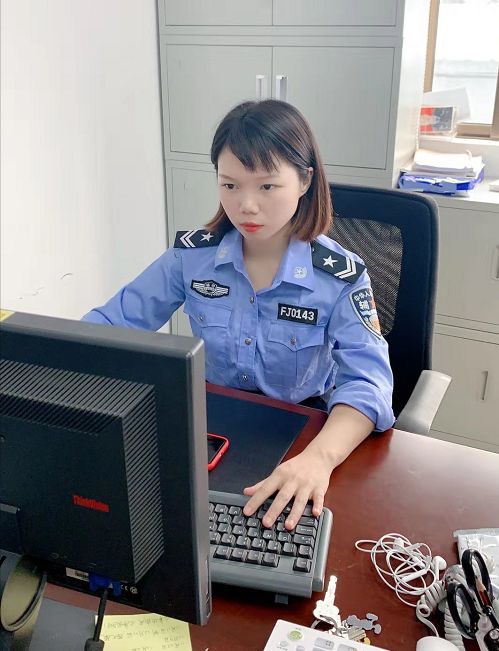 "救人于危难,是每个市民都应该做的事,我们身穿警服,就更要义不容辞!