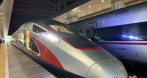 旅客从北京西站乘坐高铁,最快28分钟抵达大兴国际机场