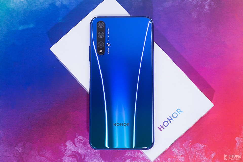 翩跹起舞于斑驳阳光中的梦幻蓝蝶荣耀20s蝶羽蓝图赏