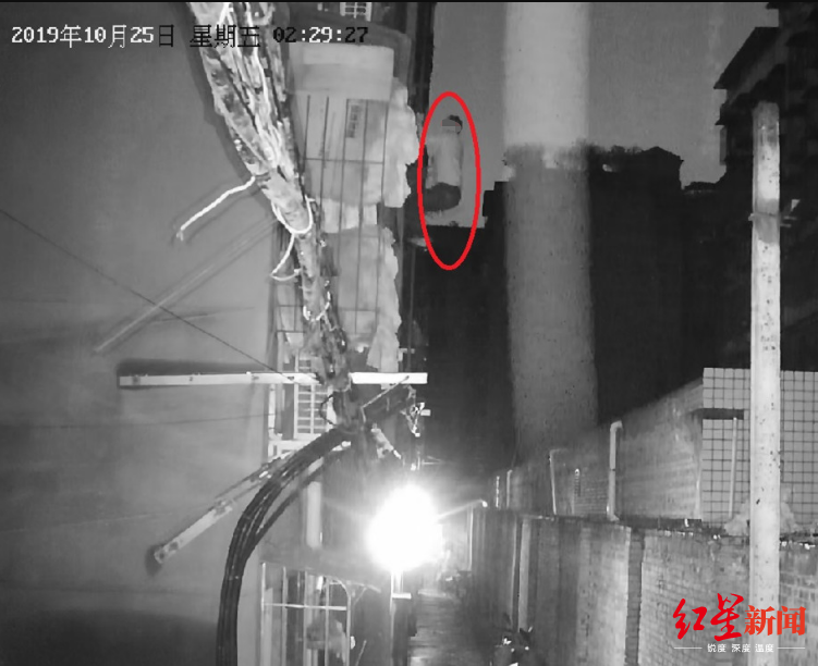 3次变身蜘蛛侠资阳男子相邻小区盗窃被监控拍下