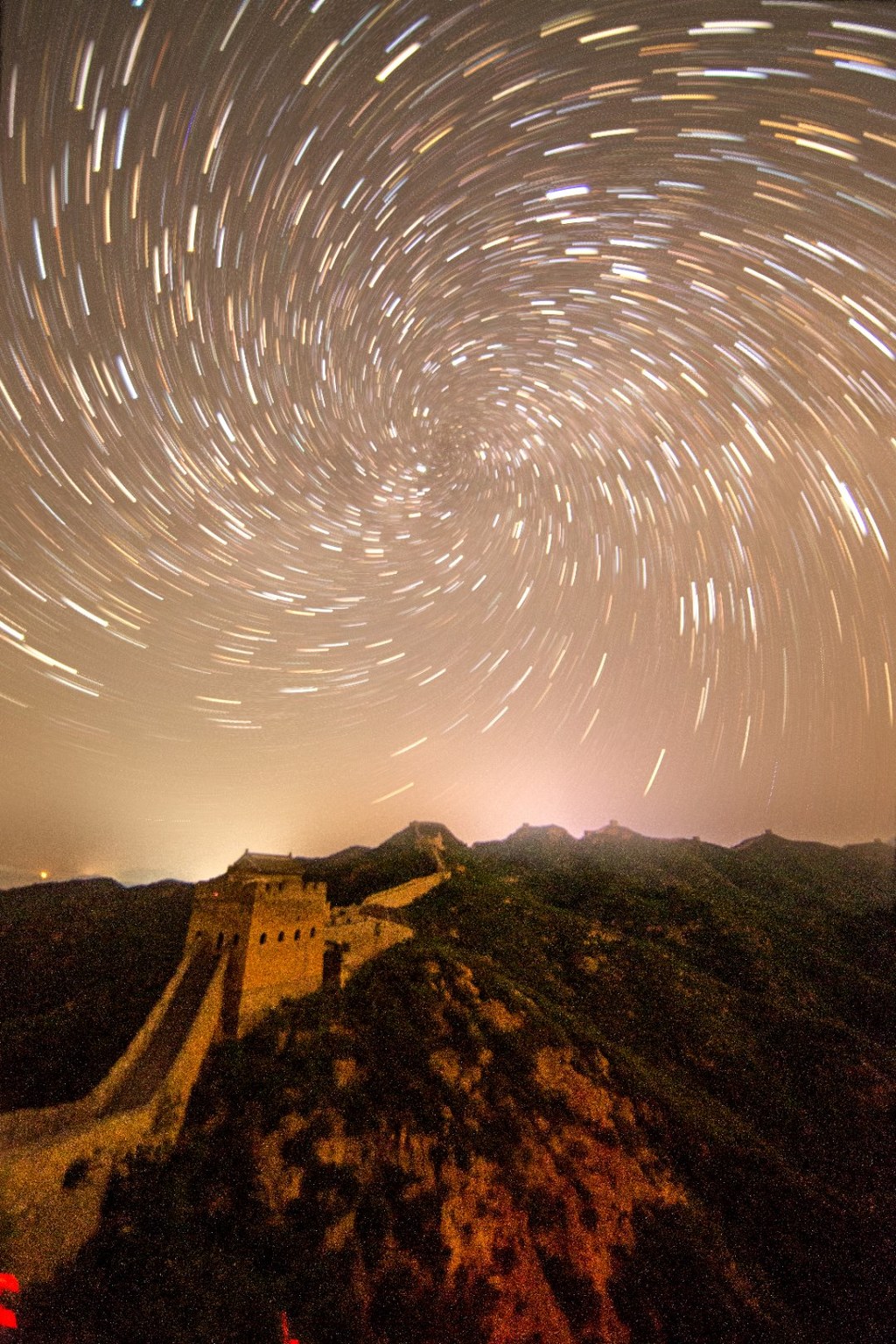 星空下的金山岭长城__凤凰网