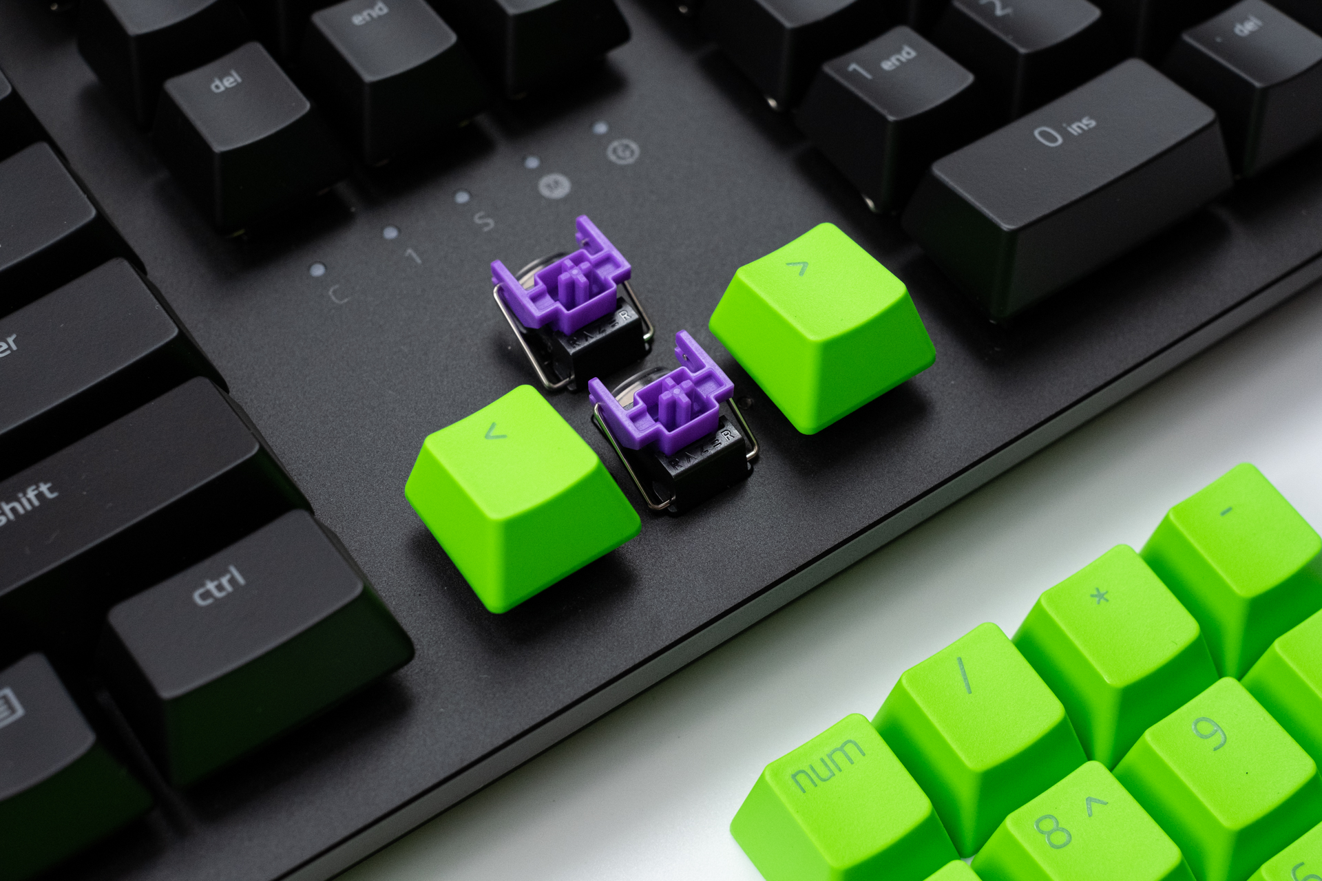 给黑换绿拒绝打油雷蛇razer双色注塑pbt键帽升级套件腕托