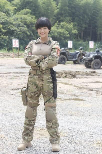 女兵方阵火了,还记得演女子特种部队的电视剧《火凤凰》里的她吗