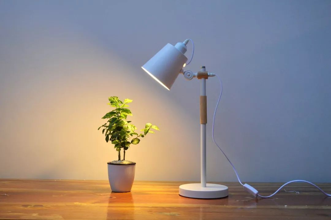 如何给孩子选择一款好的护眼台灯?