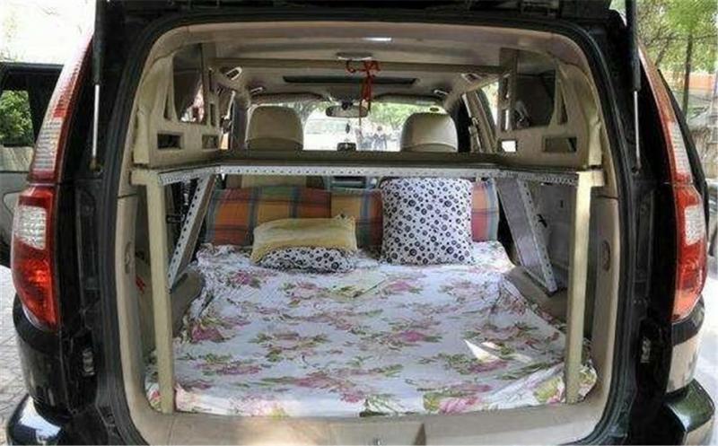 现在旅游的人会选择床车旅游而不是房车?