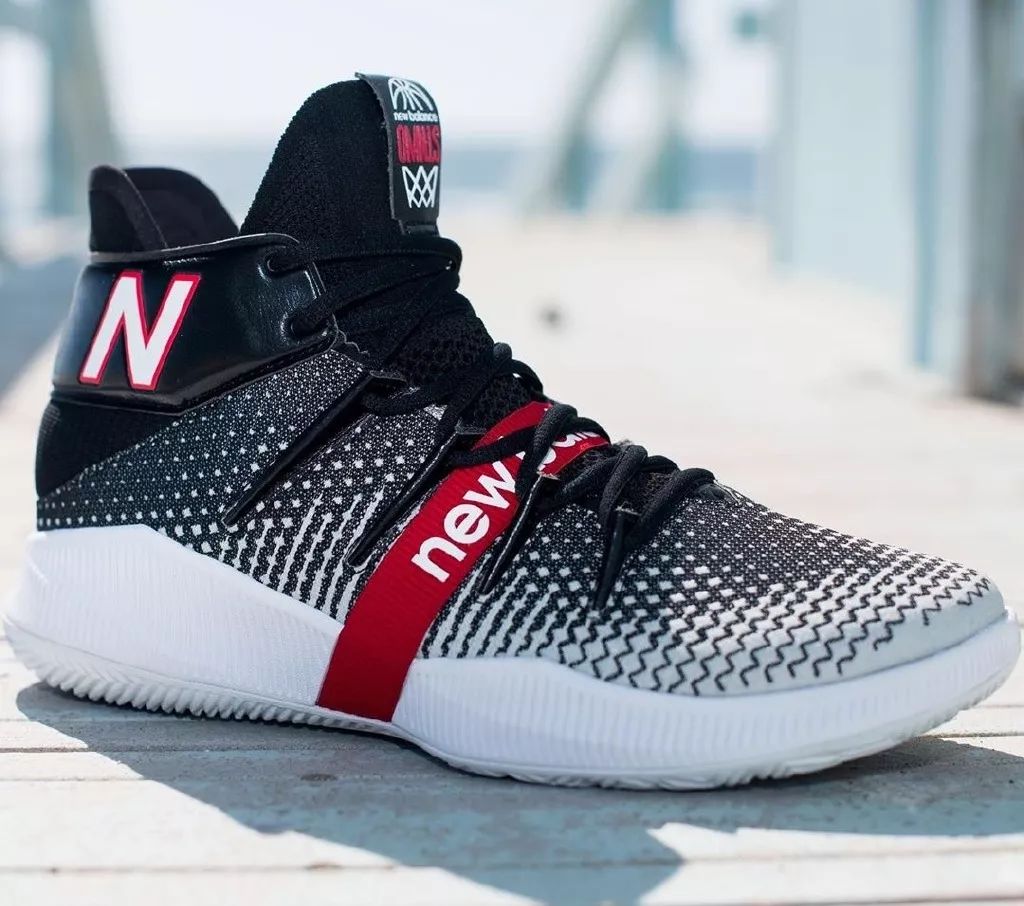 匹克曝光全新"黑"科技鞋款