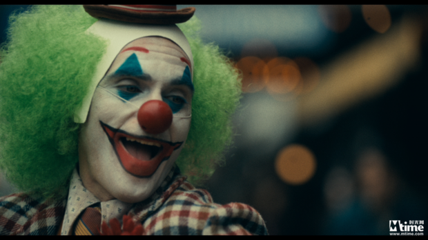 "小丑"有三个,《小丑》中是哪一个?