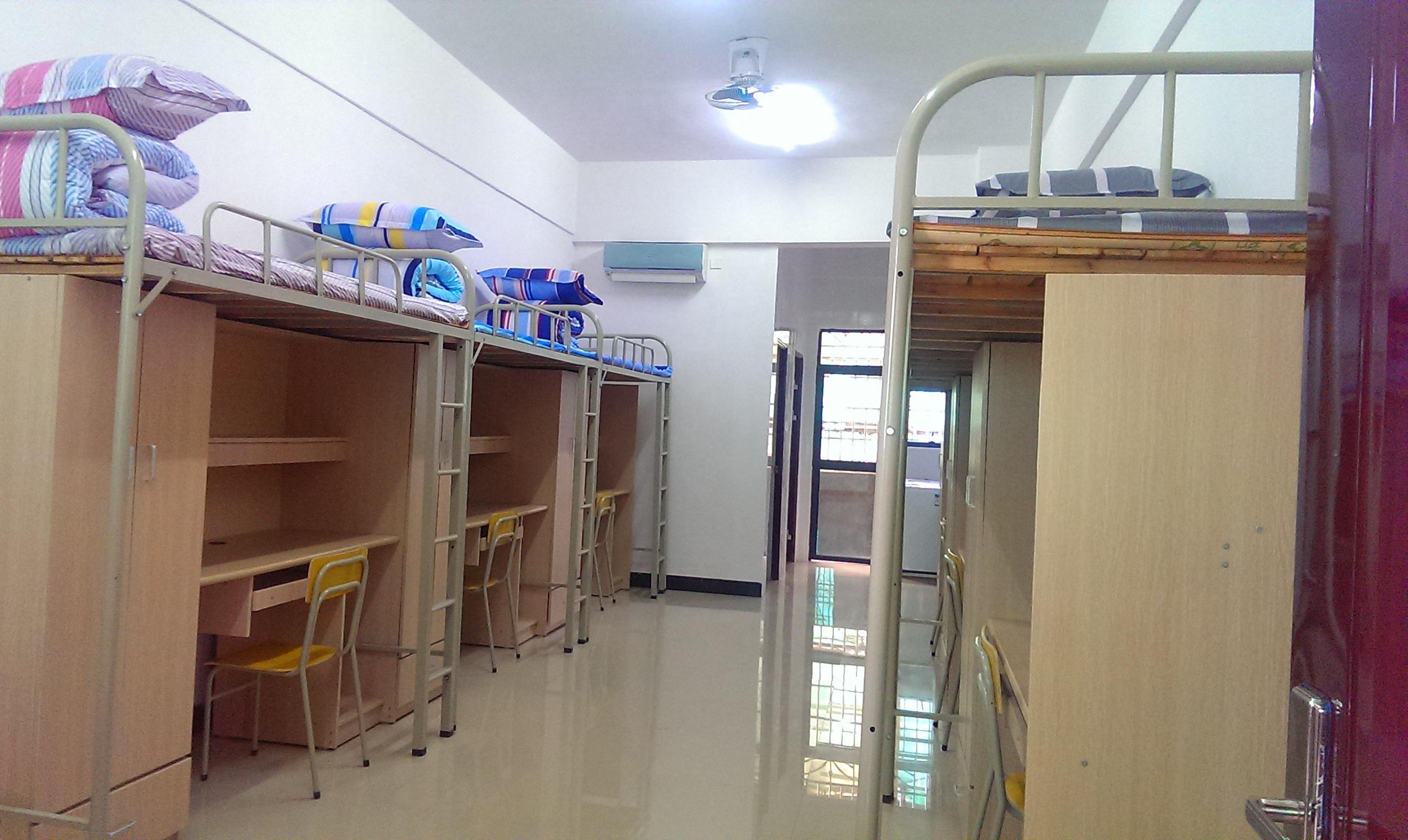 大学宿舍分5个级别十人间最寒酸单人间最豪华你属于哪种