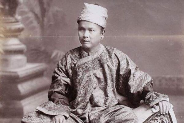 现在要介绍的历史人物,是贡榜王朝的末代国王,也是缅甸历史末代国王
