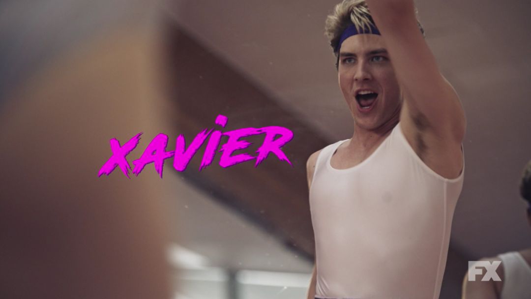 比如cody fern扮演的小有名气的明星xavier,非常有趣的一个人设,穿着