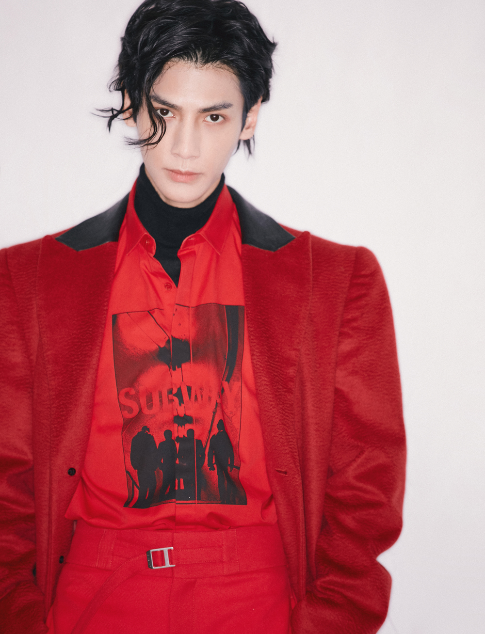 罗云熙助阵双十一狂欢夜一袭红衣惊艳献唱大鱼