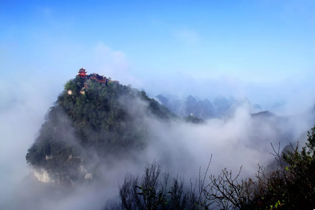 作品 《云鹫山云雾山中》吴忠贤 摄