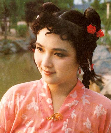 宝钗嫉妒宝琴,私底下做了一件事展开报复,神不知鬼不觉