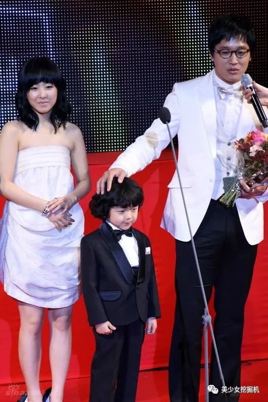 女主角朴宝英拿下了当年青龙,百想两个新人大奖.