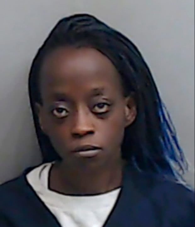 儿子身患唐氏综合征母亲因将其遗弃被捕却得到妈妈团的支持