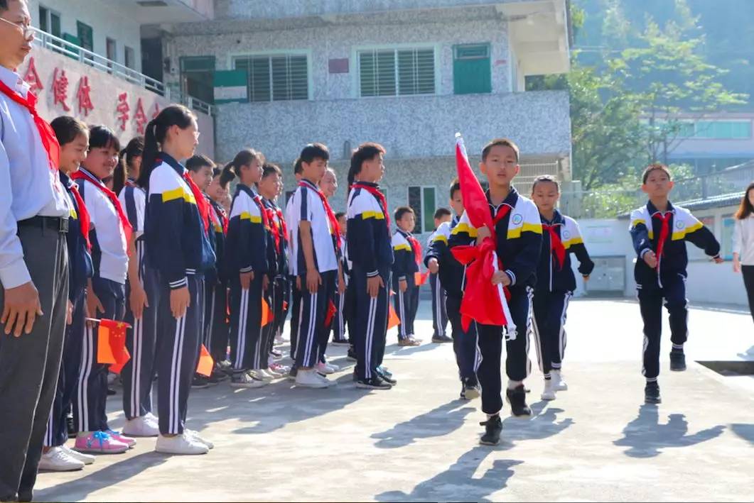 梦想碧桂园百城公益行走进梅县区三乡中学