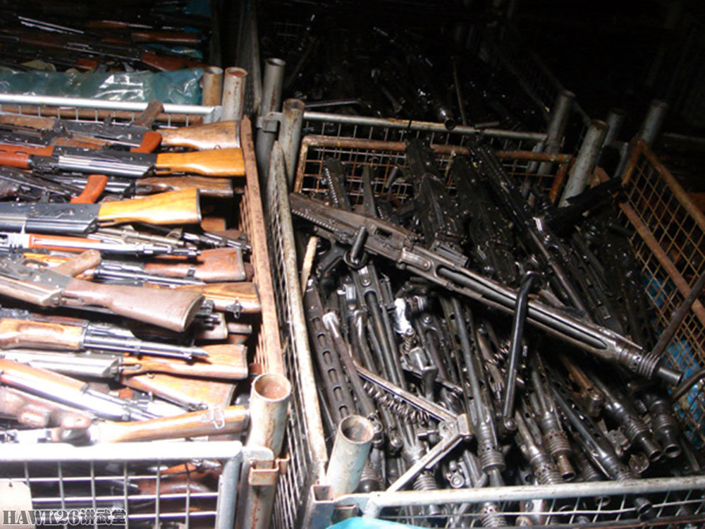 日本人在英国的奇遇七万支枪械的库房内见到一门苏联造机炮